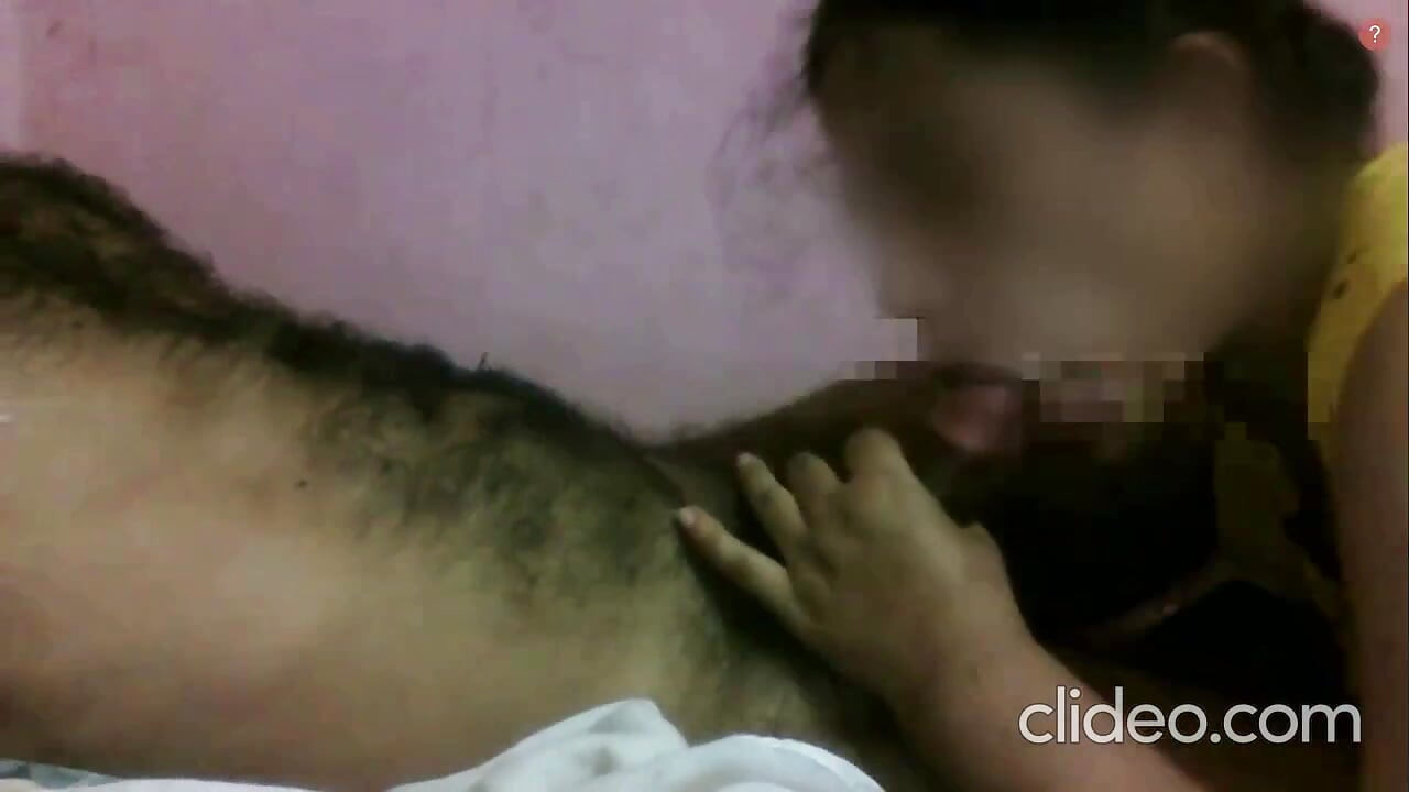 Mallu aunty Blowjob with her favorite dress yellowbird
