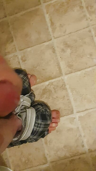 Cumming on the Toilet