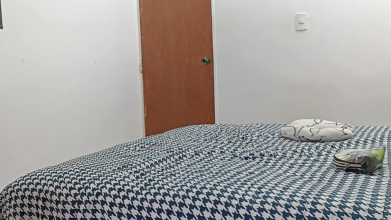 I filmed my stepsister masturbating in her room. Spanish porn.