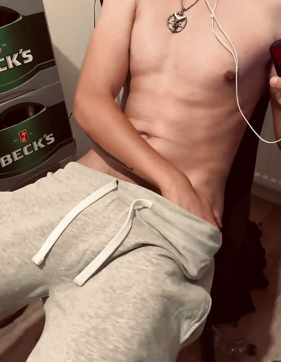Finally cumming in the kitchen.