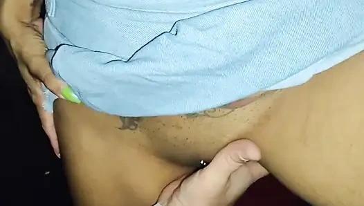 Eş değiştirme kulübünün deliğinde yabancıların yarağını emdim!