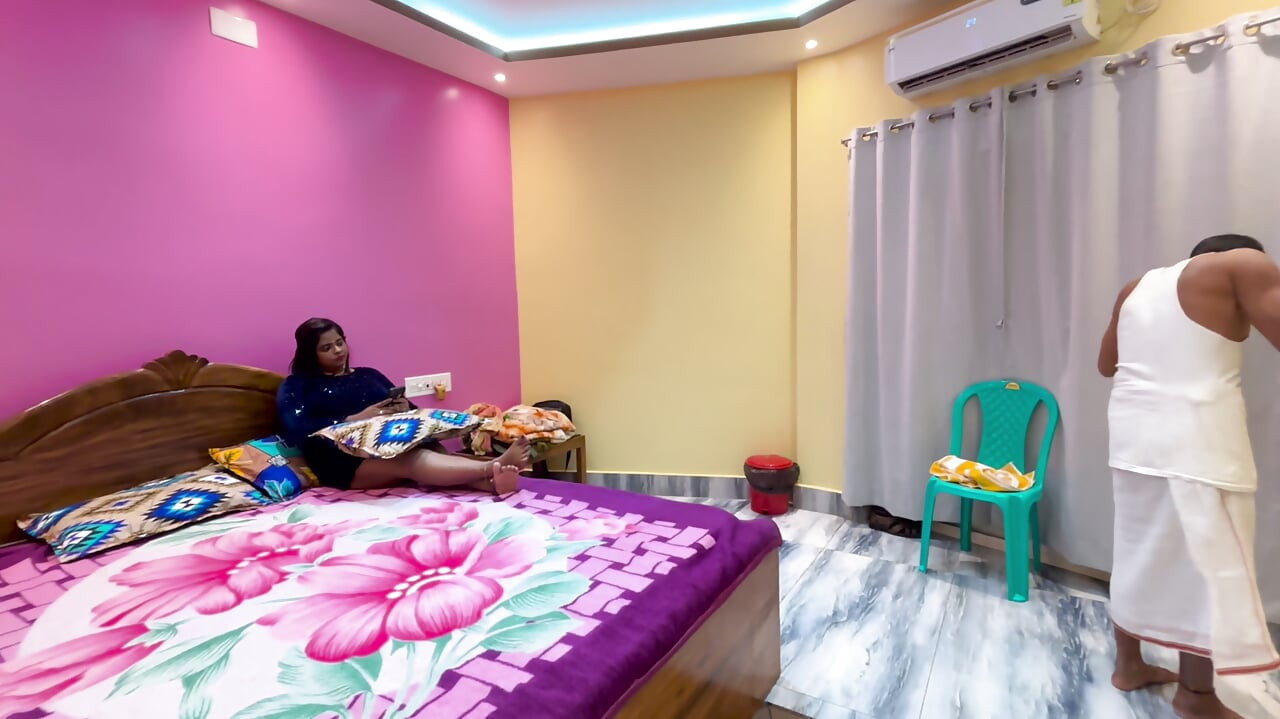 Big boobs ne sex ka chahida kaliya apna pussy ros nikalna kilya apne servant ka penis liya apne mu me