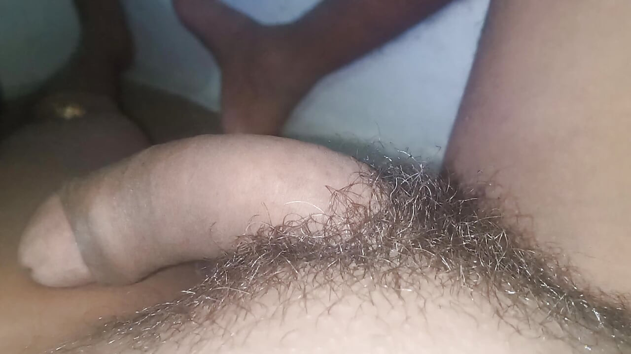 Pompino di ragazza sexy che succhia il cazzo del suo fidanzato