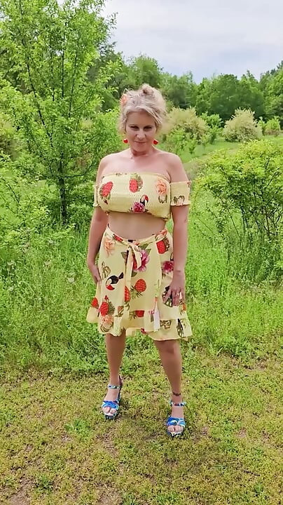Vreau să vezi o parte din compilația mea CU ȚÂȚE SEXY ONLYFAN Content