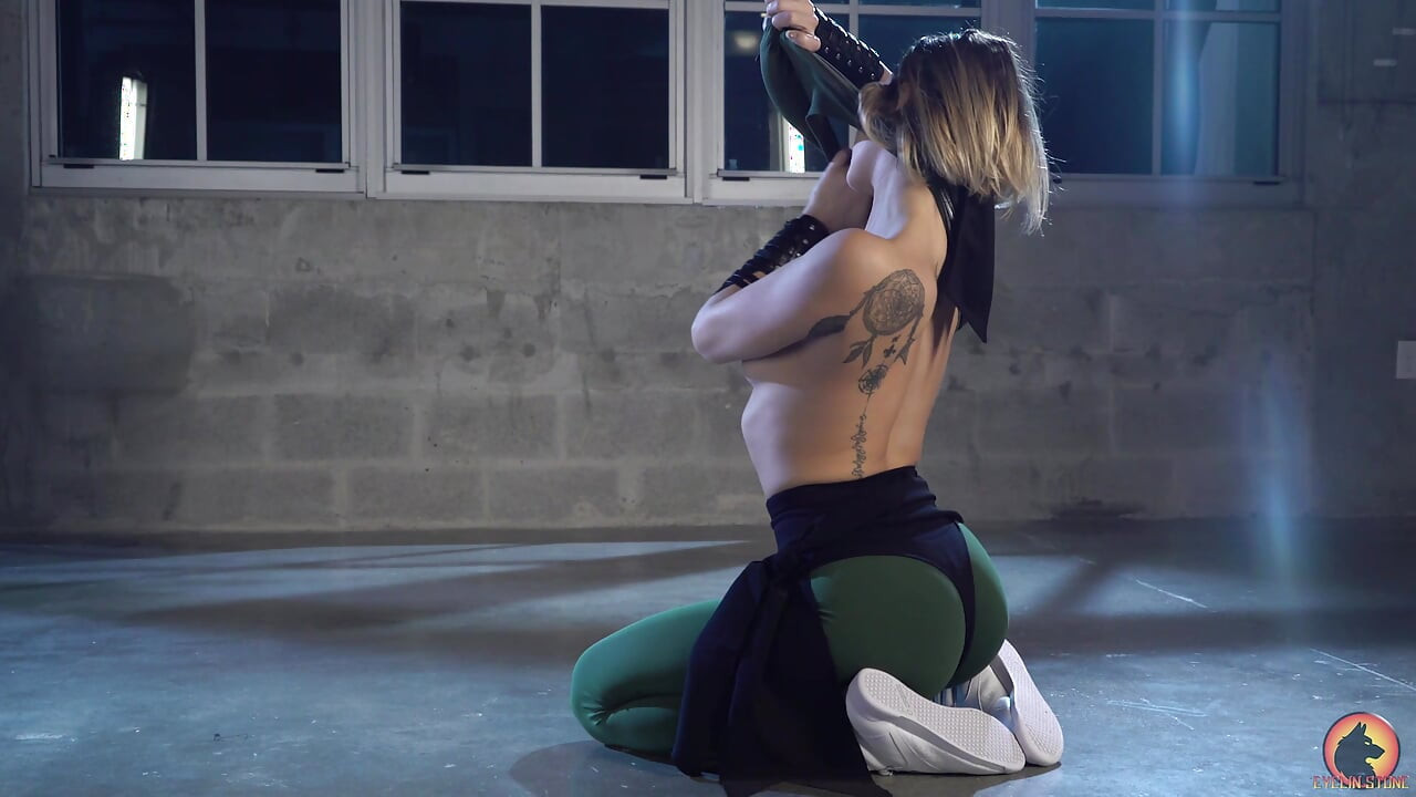 Sonya Blade阴户张开