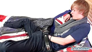 TeachTwinks: Brent Daley tycker om att dra och sträcka sin veniga kuk