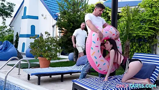 Hot Summer Threesome - Stepbrother Shares Stepsister's Pussy with Friend