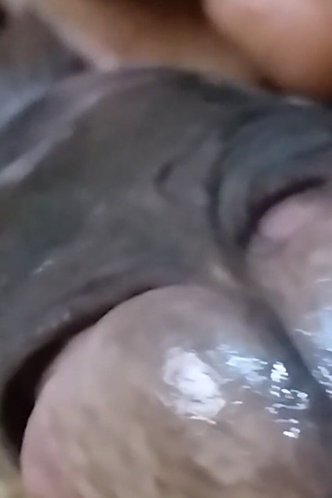 The Daughter-in-law Applied Cream and Then Sucked Her Father-in-law's Cock