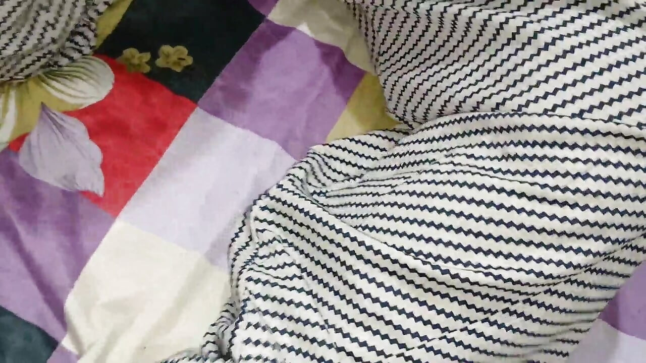 Stepmom had sex after a leg massage