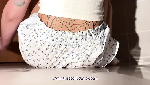 Omorashi Teen Desperately Trying To Hold Pee: Wetting Panties & Socks