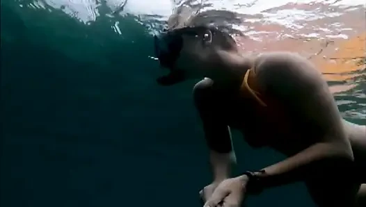 Snorkel Slut: Tight Bikini, Dive Mask & Underwater Fin Tease