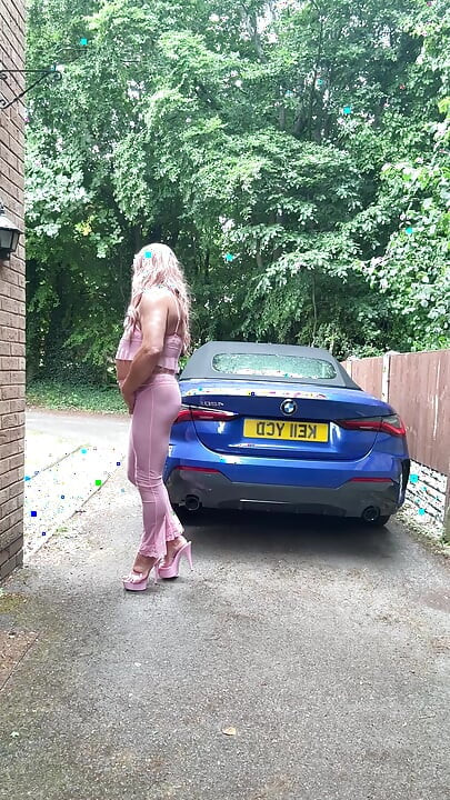 Sexy Crossdresser kellycd2022 in pink outfit and heels