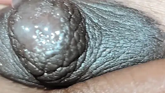 Adik tiri nyepong kontolku dan pantatnya dan memeknya memijat aku. Dan muncrat di ke lubang memeknya