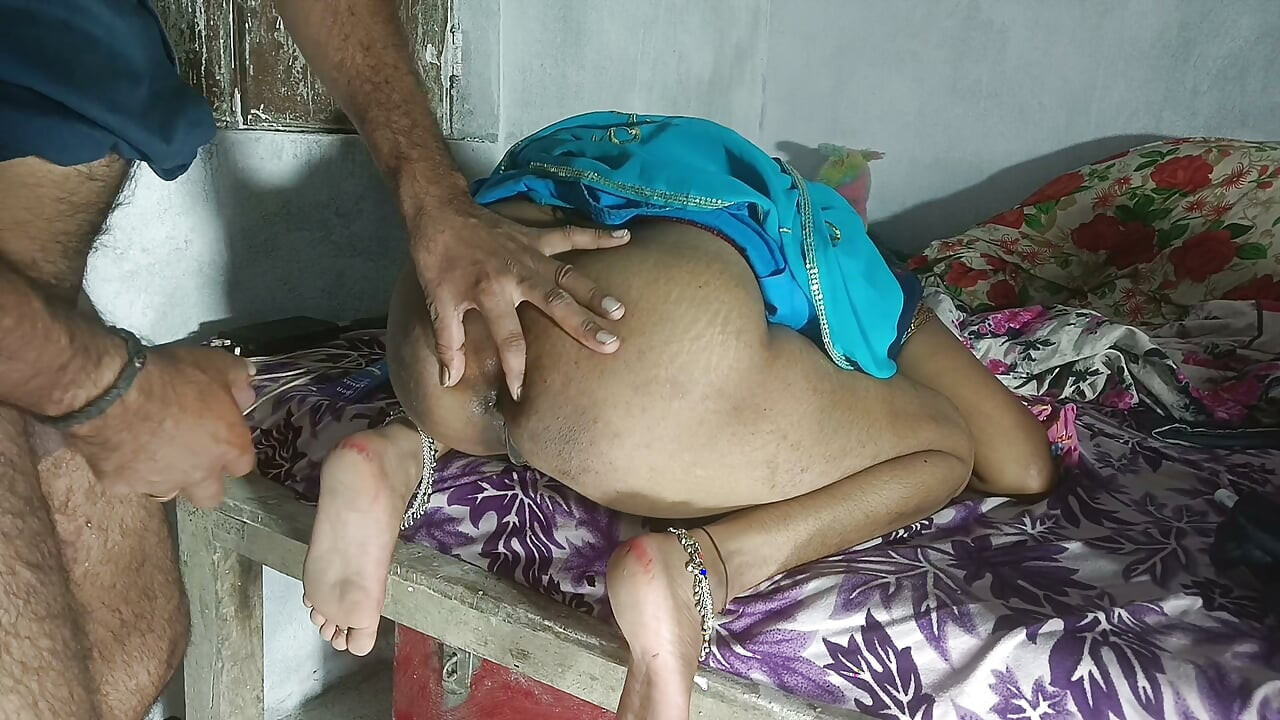 La bhabhi se fait enculer par son beau-frère en levrette, audio hindi