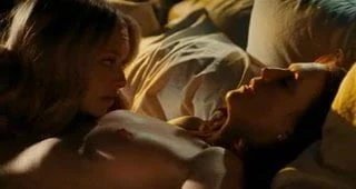 Amanda Seyfried and Julianne Moore sex