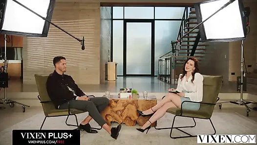 Vixen kusursuz kızıl saçlı Nicole Vaunt hayranıyla tutkulu sekste en yoğun orgazmı yaşıyor