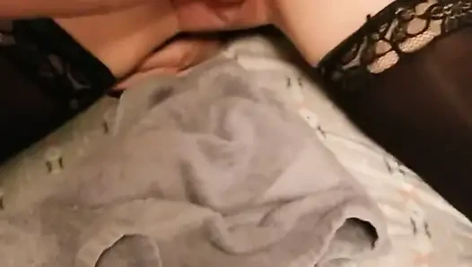 Fisting memek sempitku