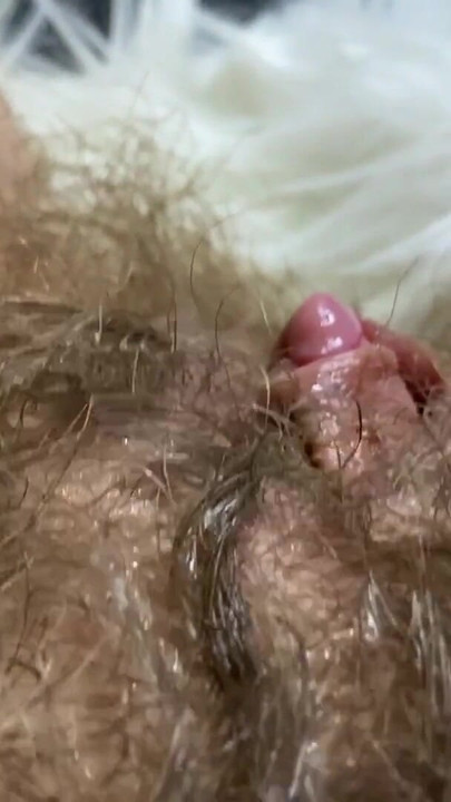 Detik kuat dari "kelentit tegak besar kongkek pepek jauh ke dalam orgasme besar"