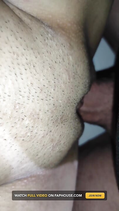 Pišanje u pičku sitne tinejdžerke i cumshot