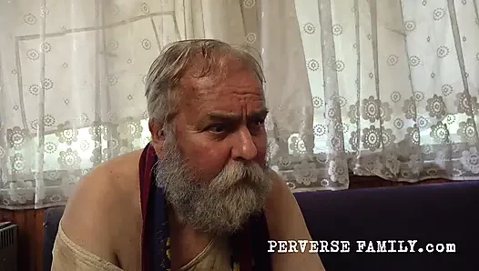 Gefesselt & vollbusig (perverse familie)