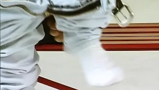 Almanya'dan bu amatör kız oyuncu seçmelerinde vücudunu göstermeyi seviyor