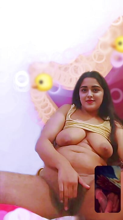 Desi indijska djevojka prstima se i pokazuje sise na What'saupp video pozivu viralnom MMS videu