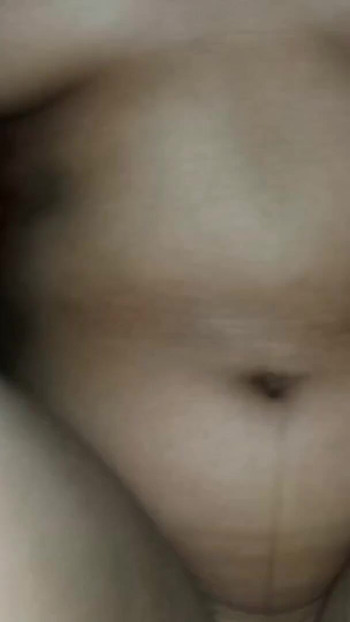 Me corro dentro de mi novia después de follarla | Clip 2