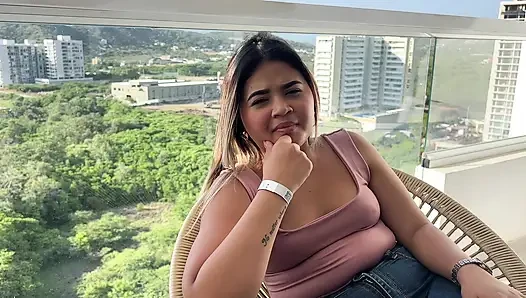 Desperate and Abandoned by Her Boyfriend, a Stranger Offered Her Refuge and Got Fucked as a Thank You