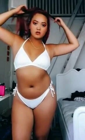 Cassandra michaelsen的非常热辣的比基尼身体