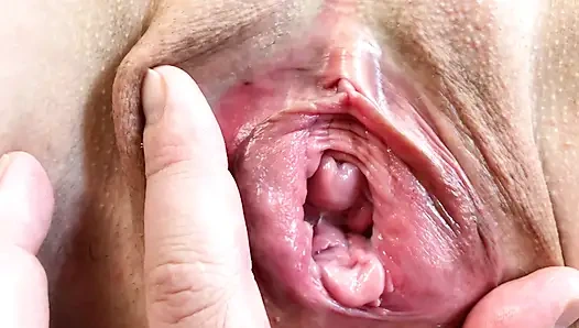 SETELAH CUKUR BULU, ISTRIKU NGEBIARIN AKU NGELIAT DIA LAGI KENCING