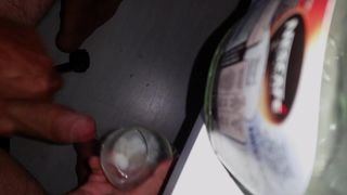 Projektglas fyllt med spermier. spermasprut 6