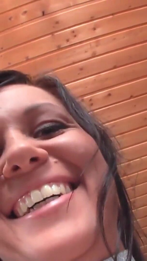 Novinha no frio aceitou fazer porno com o vizinho amador | Clip 1