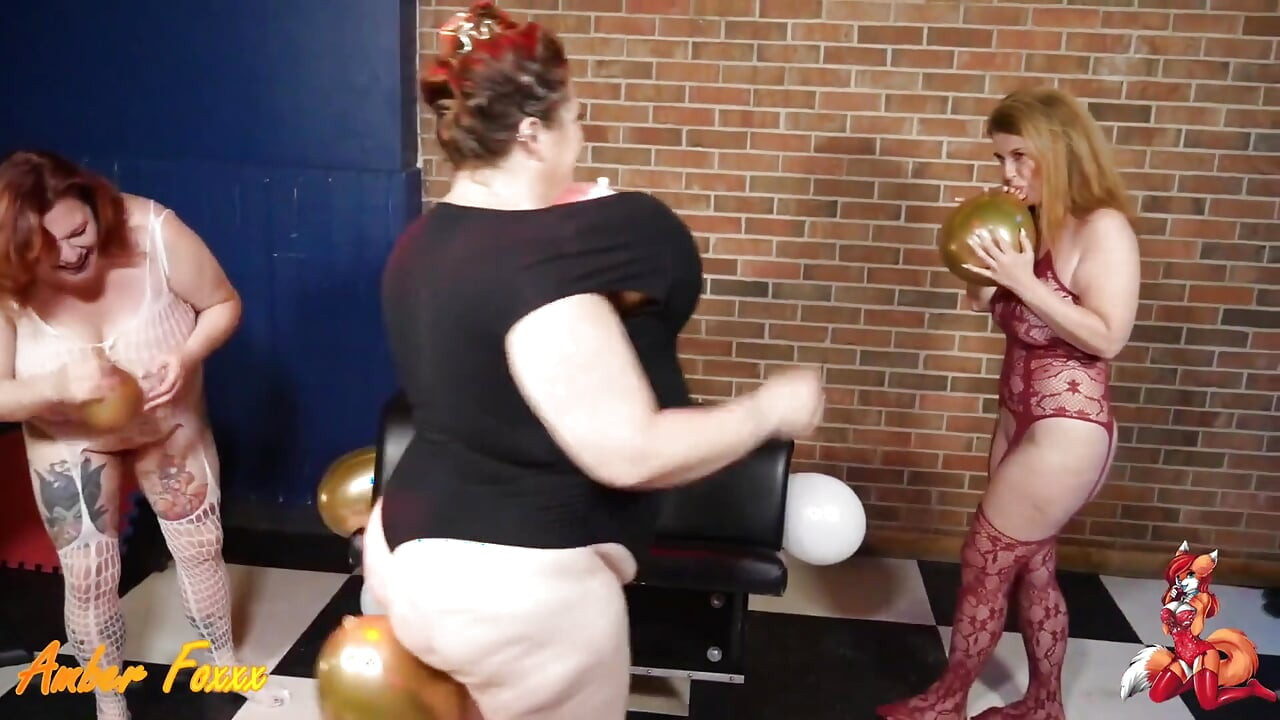 Tres chicas y sus globos