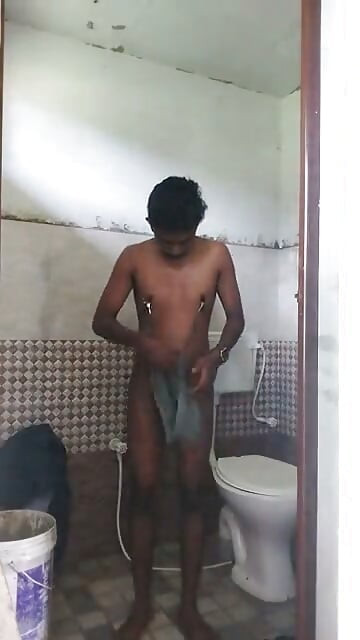 校长Shithin在工作场所喝尿的基佬