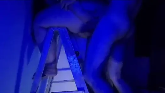 Latina bBW wird auf der treppe erwischt und hat harten sex im stehen - Sara Ros xxx