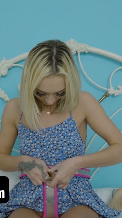 Hot Blonde Teen Stepsister Pleasured To Orgasm By Stepbrother POV - Sis Loves Me | Clip 2