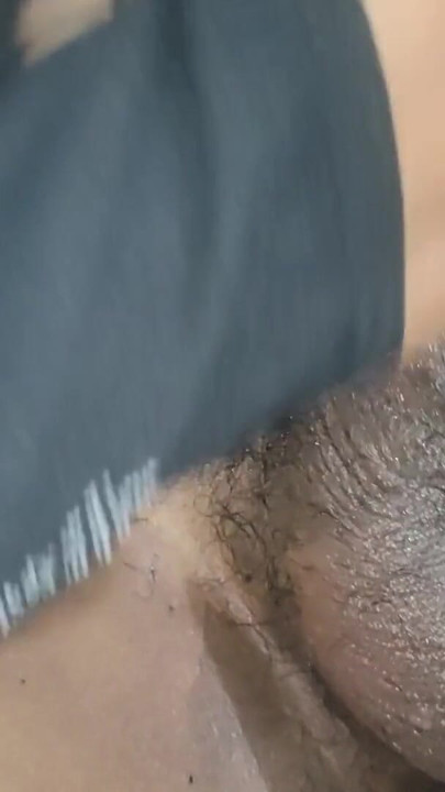 BEAUTIFULL SALI NE LUND ME TEL LAGAYA OR SAHLAYA LUND KO MAST LUND MASSAGE SEX VIDEO | Clip 1