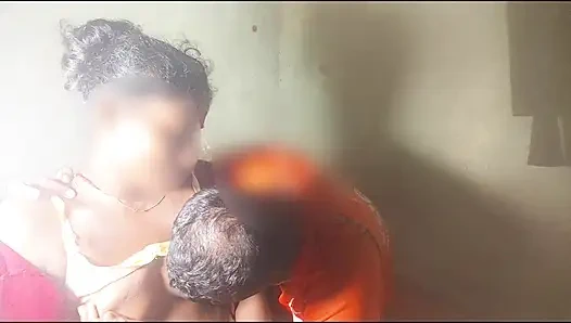 Swiggy delivery boy ne aunty ko uske ghar pe chuda