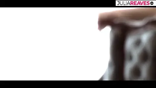 Wanita sange dengan sepatu hak tinggi lagi asik ngentot kontol kekasihnya