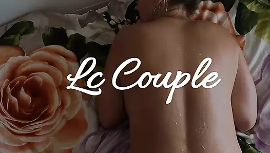 Жена получила масляный массаж и хуй в ее мокрую киску (камшот) на спину в видео от первого лица