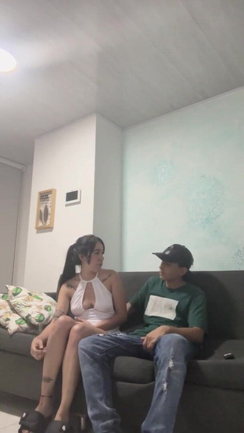 Khoảnh khắc quan trọng từ "Chàng trai tìm kiếm một con đĩ để được đụ bằng bao cao su"