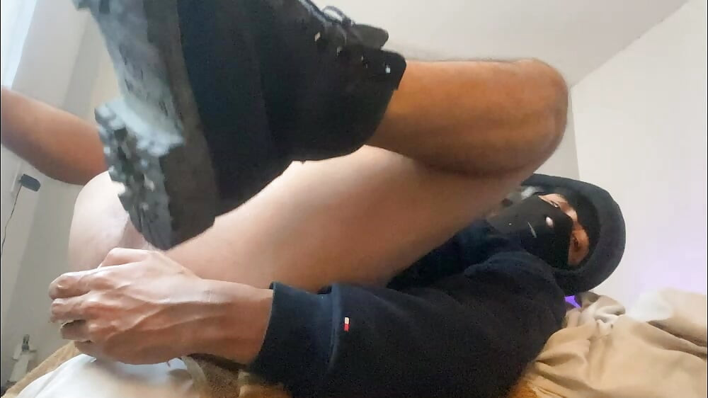 10 INCHES IN THE ASS