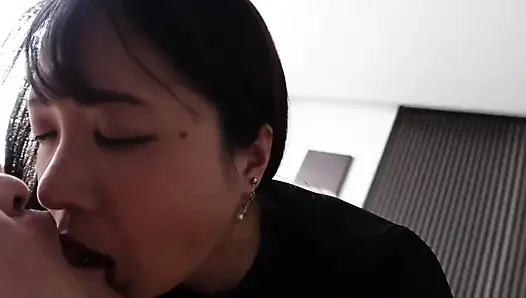 Wet Kiss. Cewek ini dientot habis-habisan sampai muncrat berujung seks liar