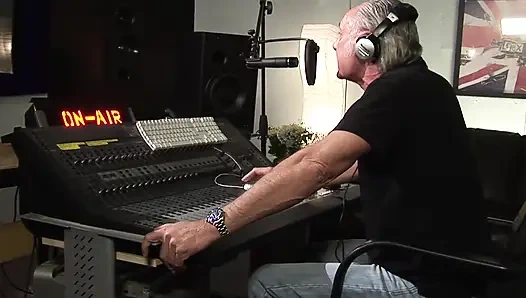 Pesta ngentot foursome seks berkelompok