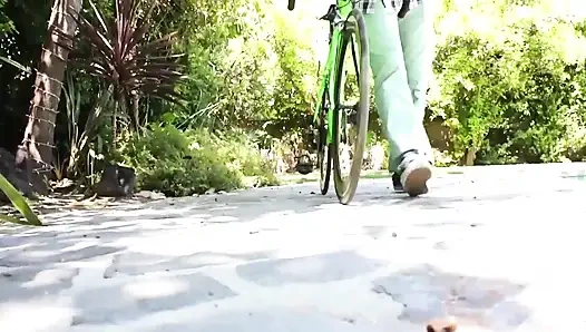 Лизание задницы, член, сосущая киску, трах со спермой в рот