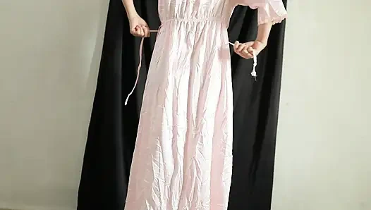 Satin try-on ala gadis muslim india – pantat montok dan kain menggoda