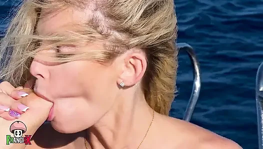 Sin Yacht: Shalina Devine ve Candee Lezzetli Aşk Sıçramaları
