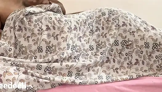 Ateşli üvey anne her gece üvey oğluyla seks yapıyor