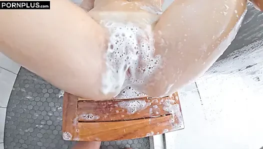 Perverser stiefvater benutzt Thea summers fickloch in der dusche