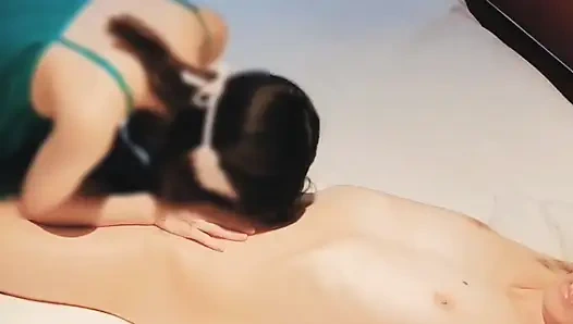 Yeşil seksi iç çamaşırlı ince sevimli evli kadın ev yapımı amatör kişisel çekim kawasaki jk ile sperminin içine boşalıyor